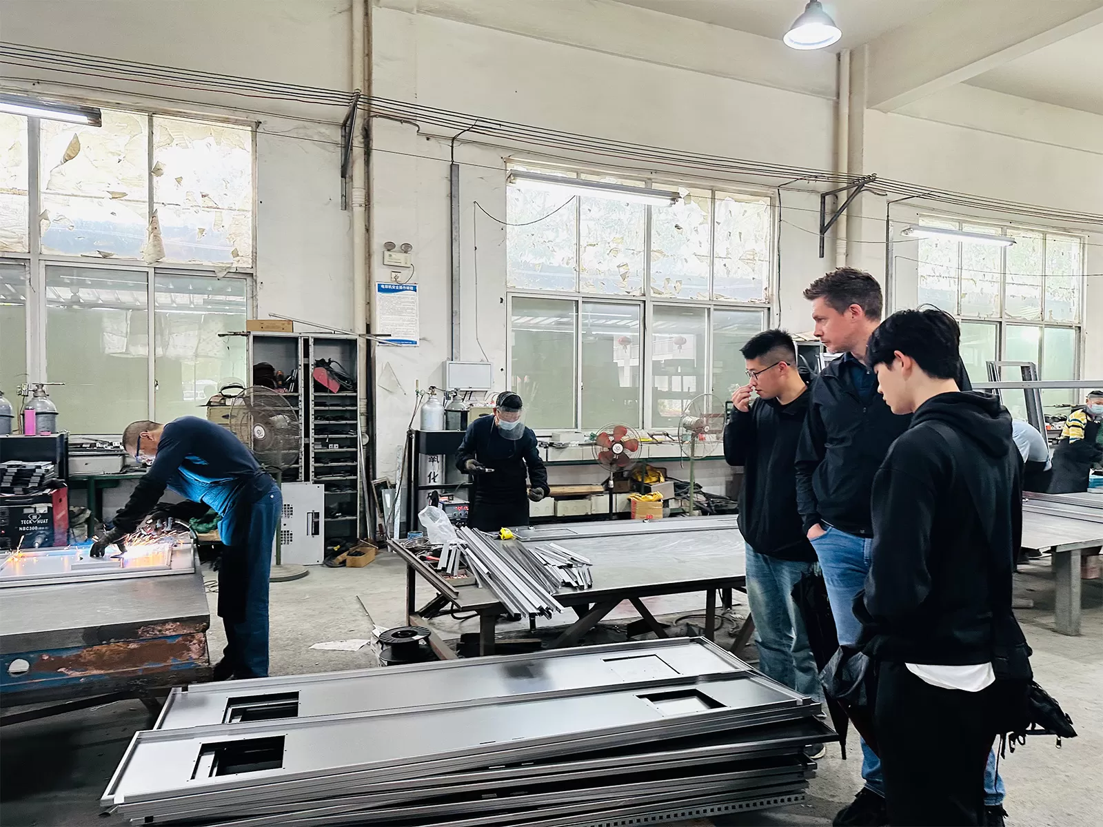 UK Client Inspects Sheet Metal Craftsmanship at Xdepe